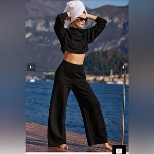 Alo Serenity Wide Leg Sweatpant